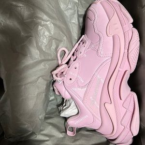 Balenciaga Triple S Sneaker Allover logo pink/white